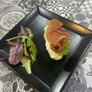 Prosciutto sonka aszalt paradicsommal VIP mini szendvics